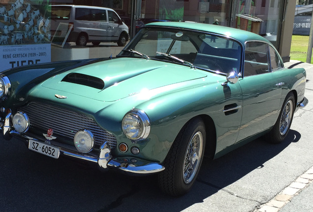 Aston Martin DB4