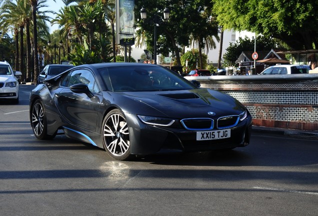 BMW i8