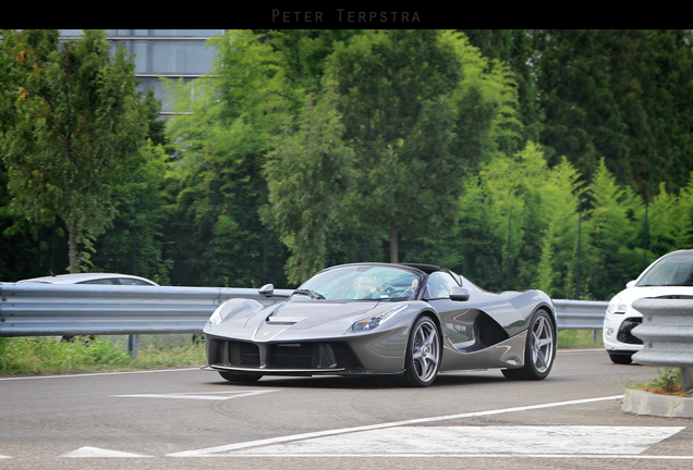 Ferrari LaFerrari Aperta