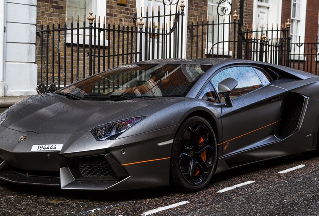 Lamborghini Aventador LP700-4