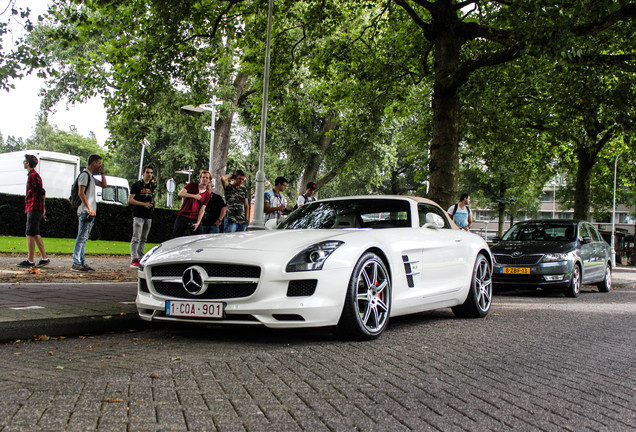 Mercedes-Benz SLS AMG Roadster