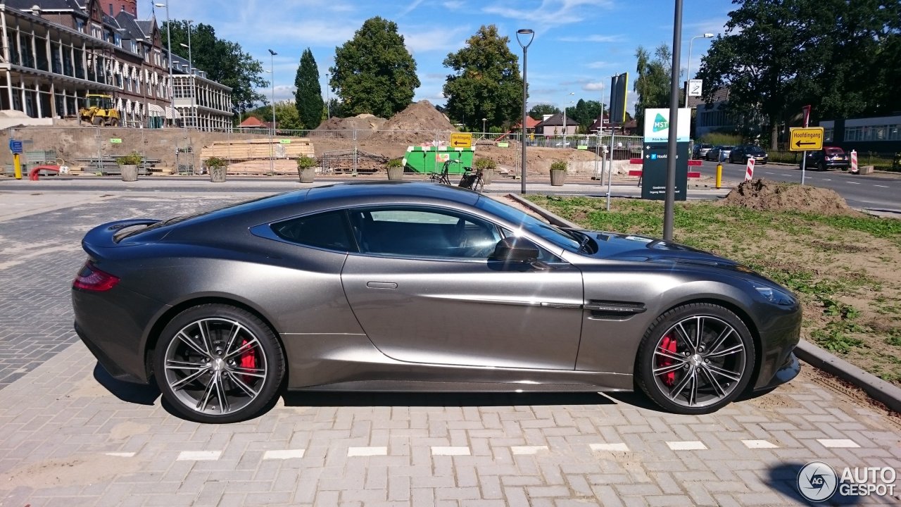 Aston Martin Vanquish 2013