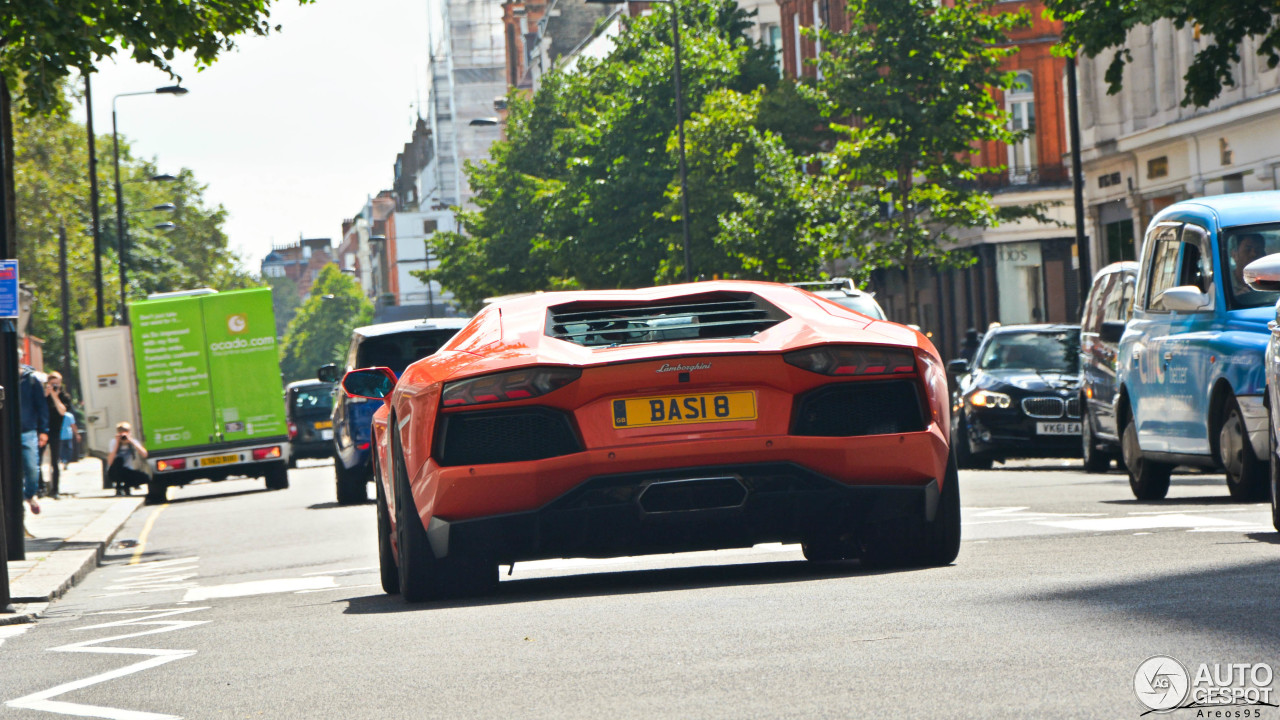 Lamborghini Aventador LP700-4