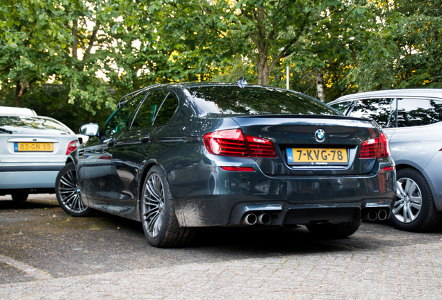 BMW M5 F10 2011