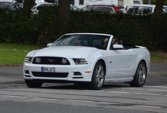 Ford Mustang GT Convertible 2013