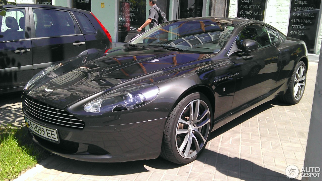 Aston Martin DB9 2010