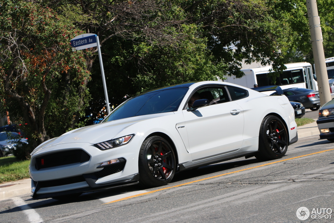 Ford Mustang Shelby GT350R 2015