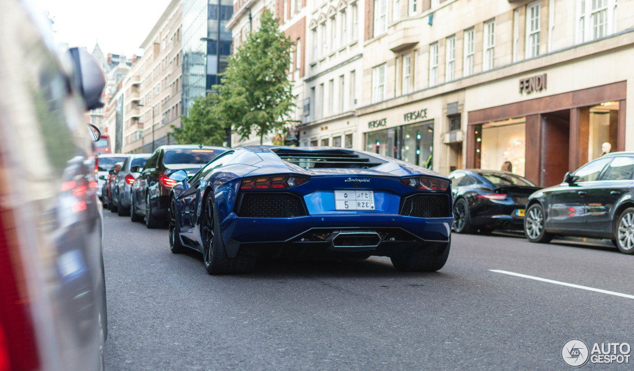 Lamborghini Aventador LP700-4