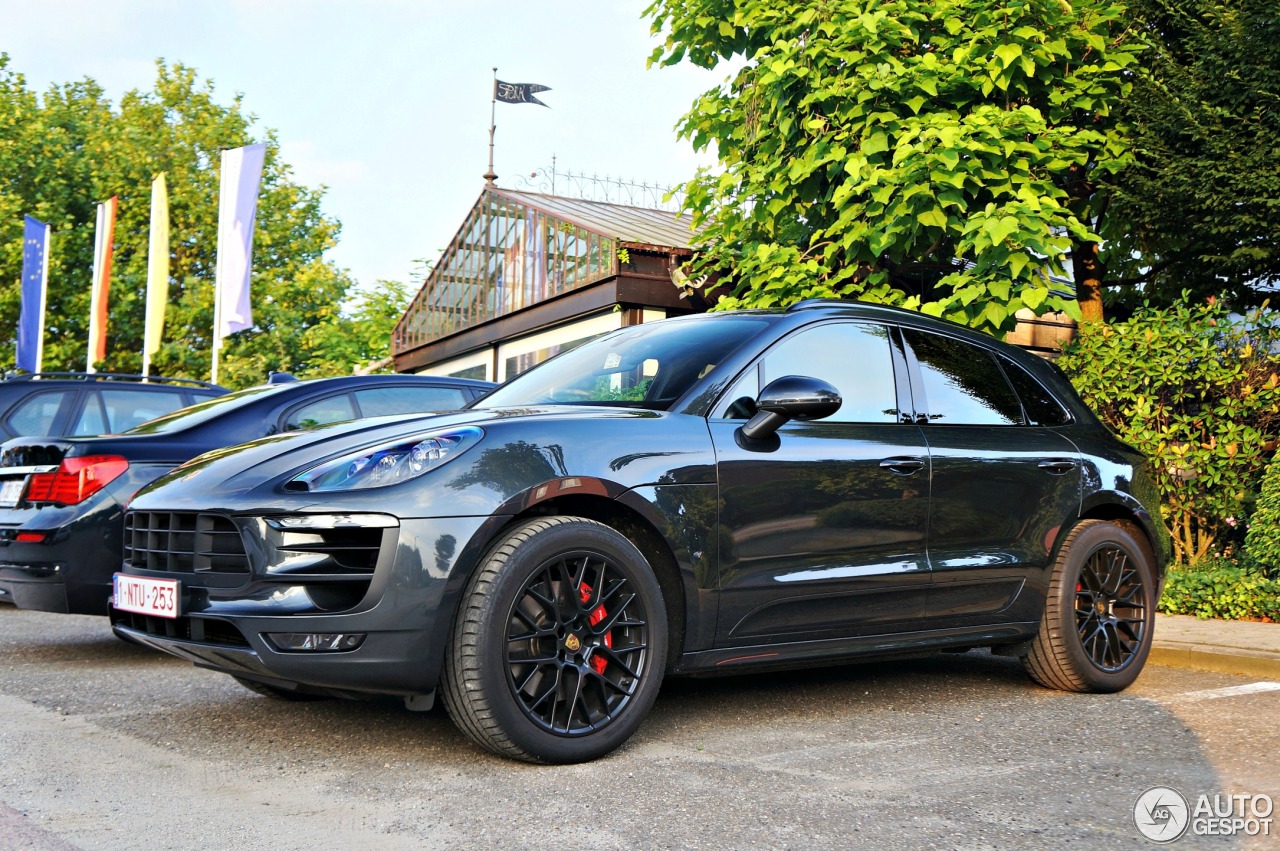 Porsche 95B Macan GTS