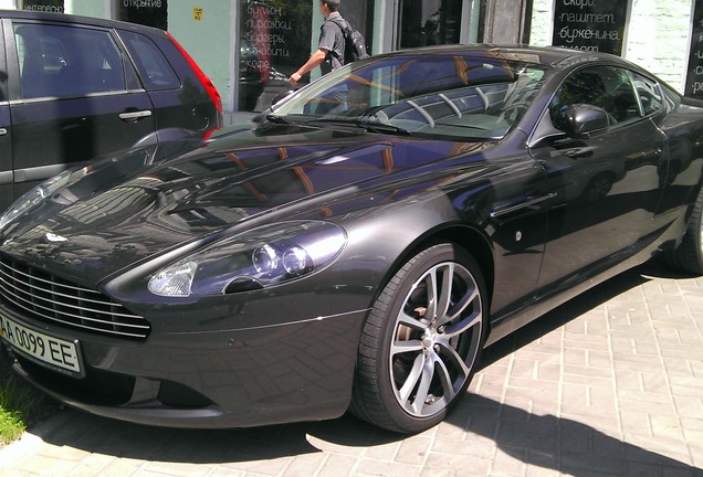 Aston Martin DB9 2010