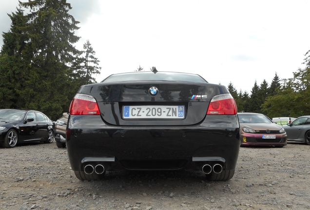 BMW M5 E60 2005