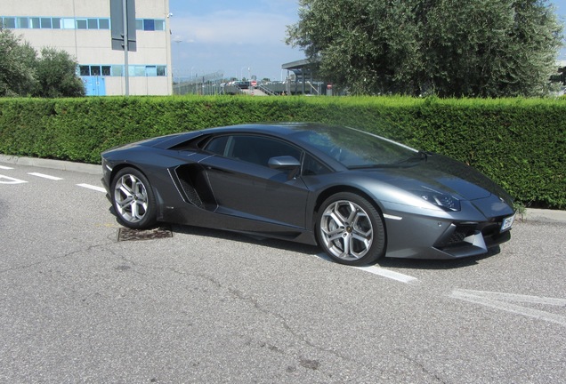 Lamborghini Aventador LP700-4