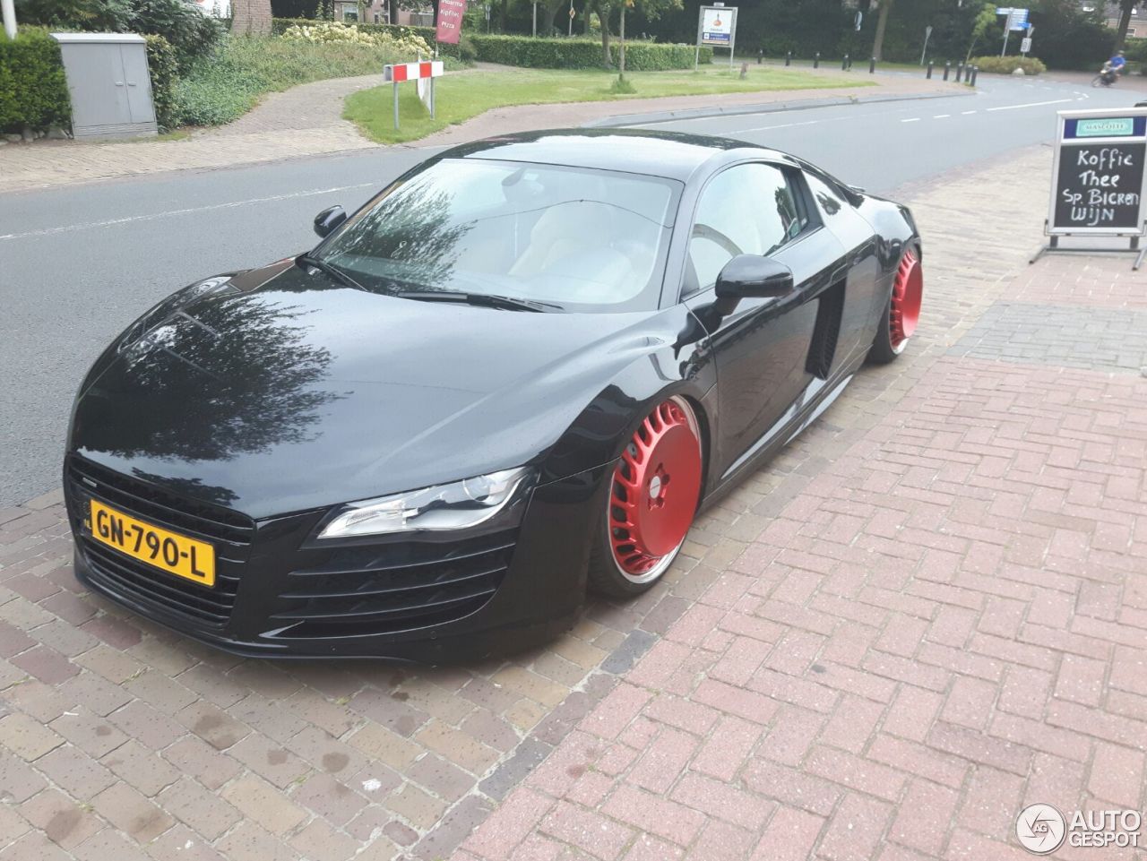 Audi R8