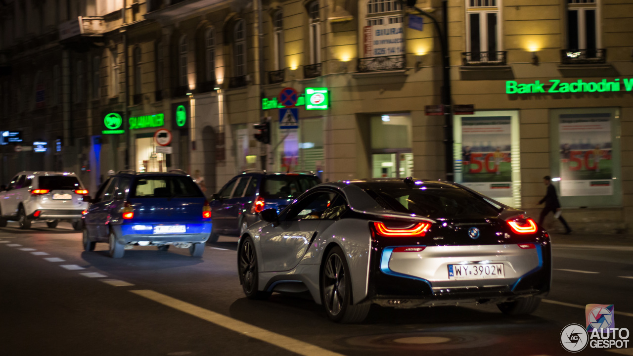 BMW i8