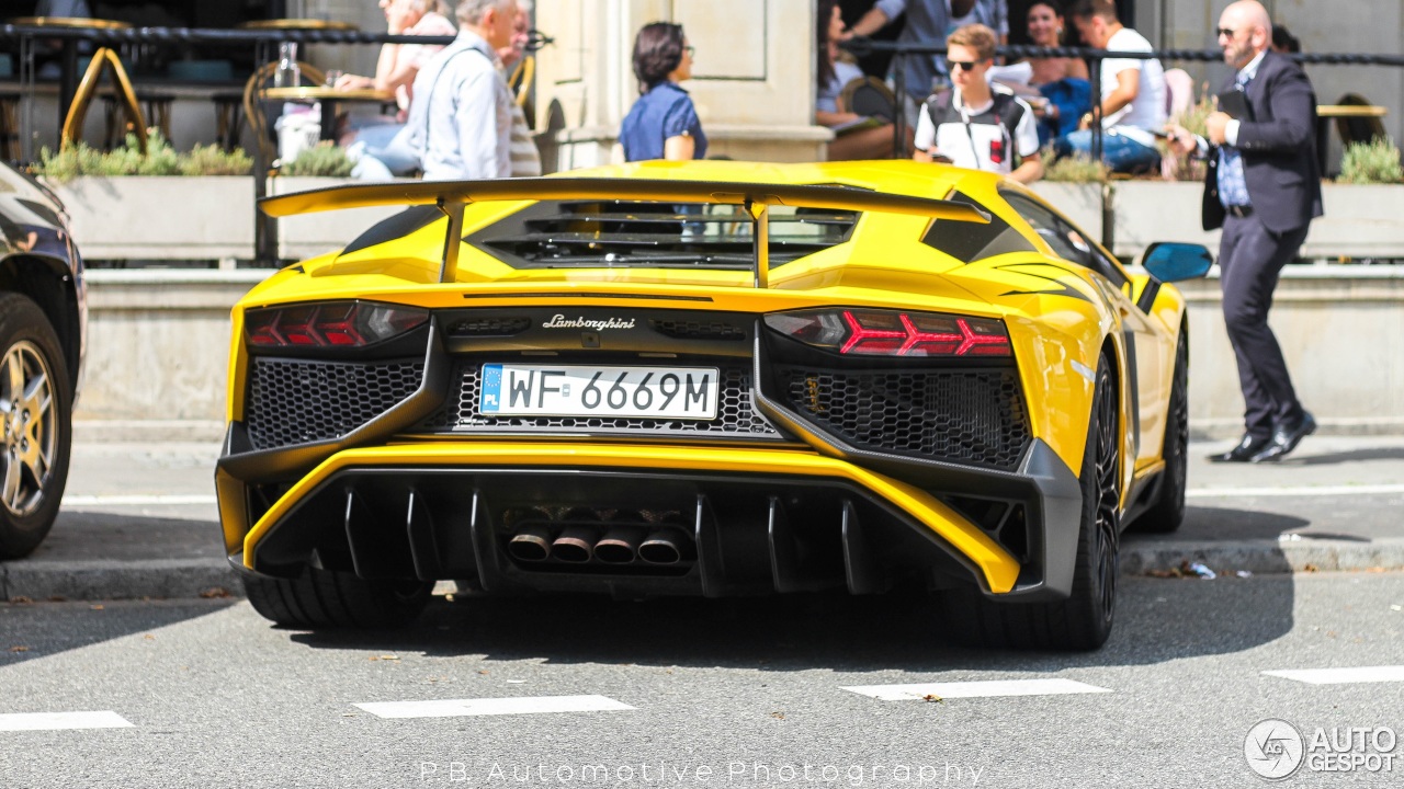 Lamborghini Aventador LP750-4 SuperVeloce