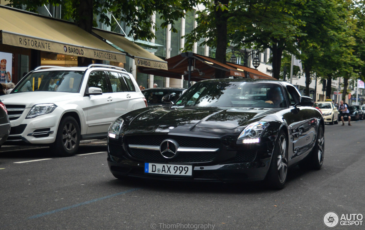 Mercedes-Benz SLS AMG