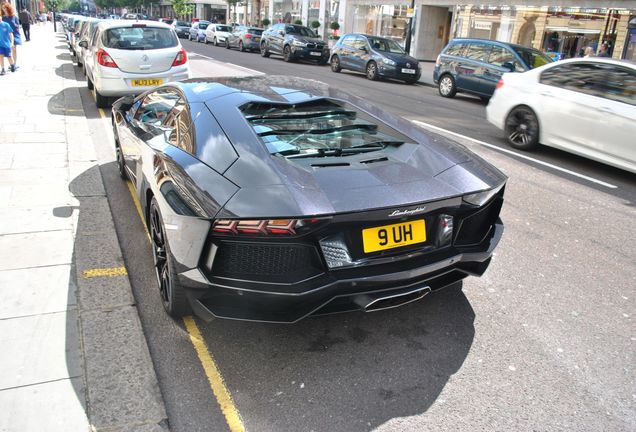 Lamborghini Aventador LP700-4