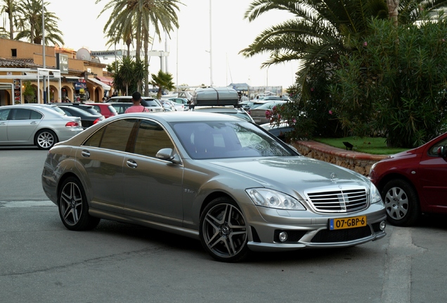 Mercedes-Benz S 63 AMG W221