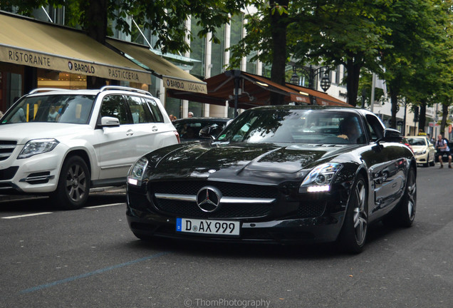 Mercedes-Benz SLS AMG