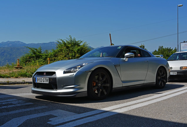 Nissan GT-R