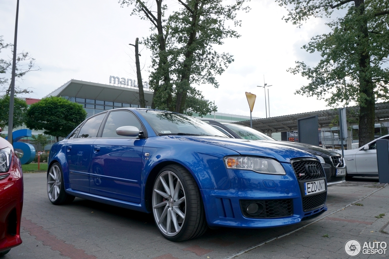 Audi RS4 Sedan