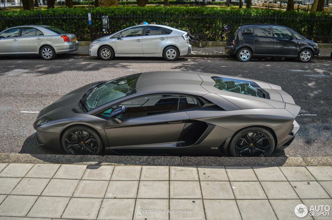 Lamborghini Aventador LP700-4