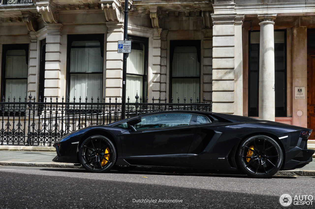 Lamborghini Aventador LP700-4