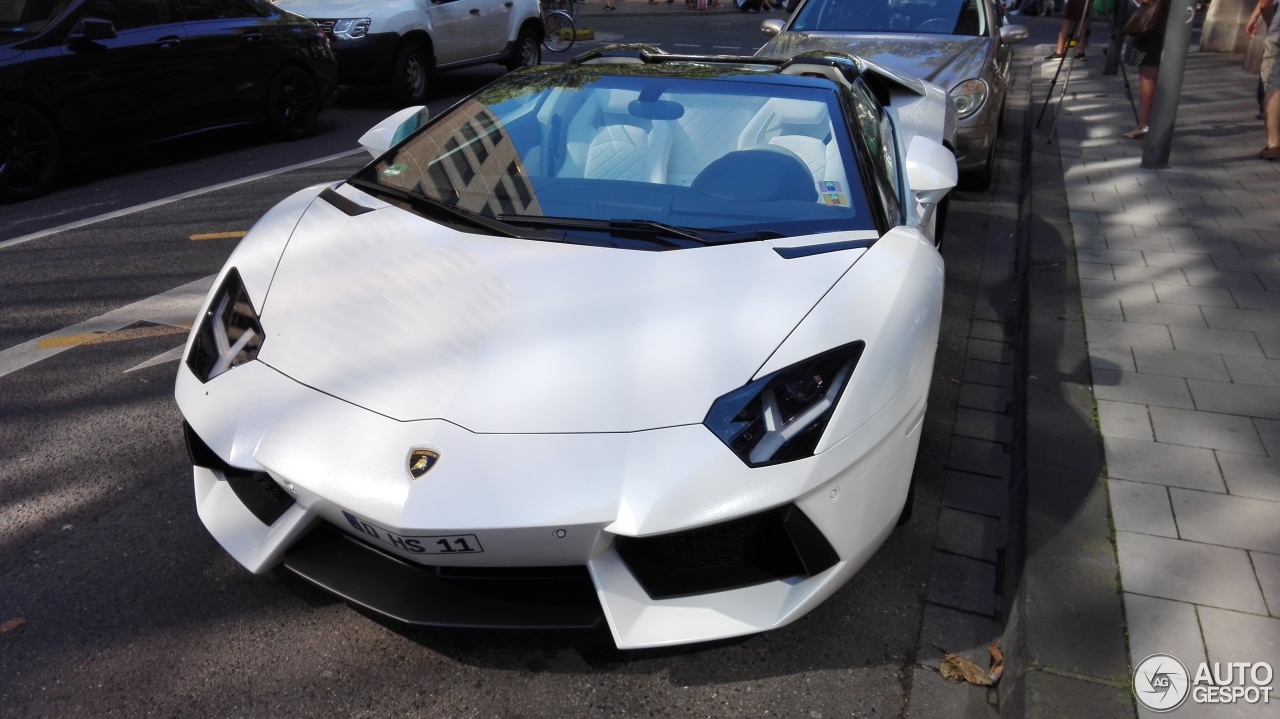 Lamborghini Aventador LP700-4 Roadster