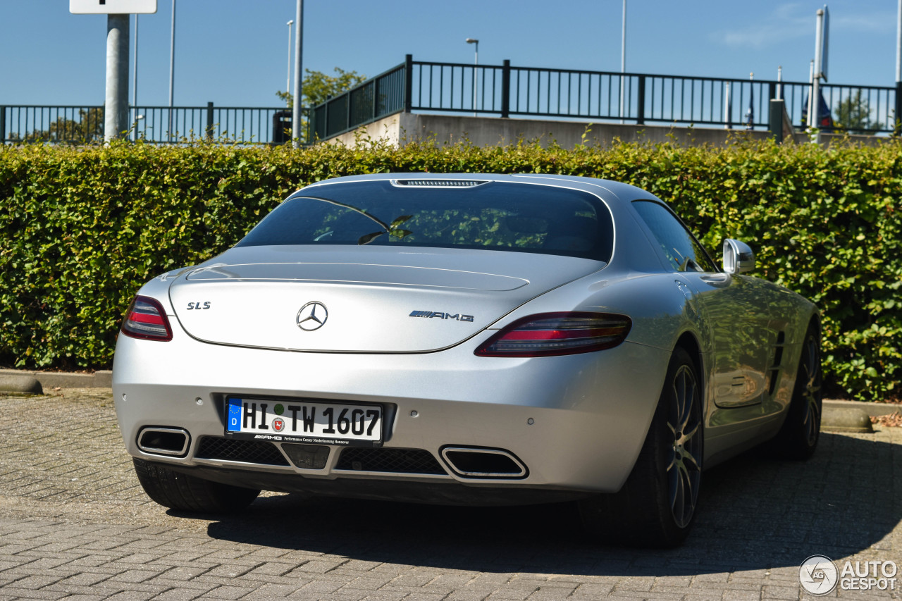 Mercedes-Benz SLS AMG