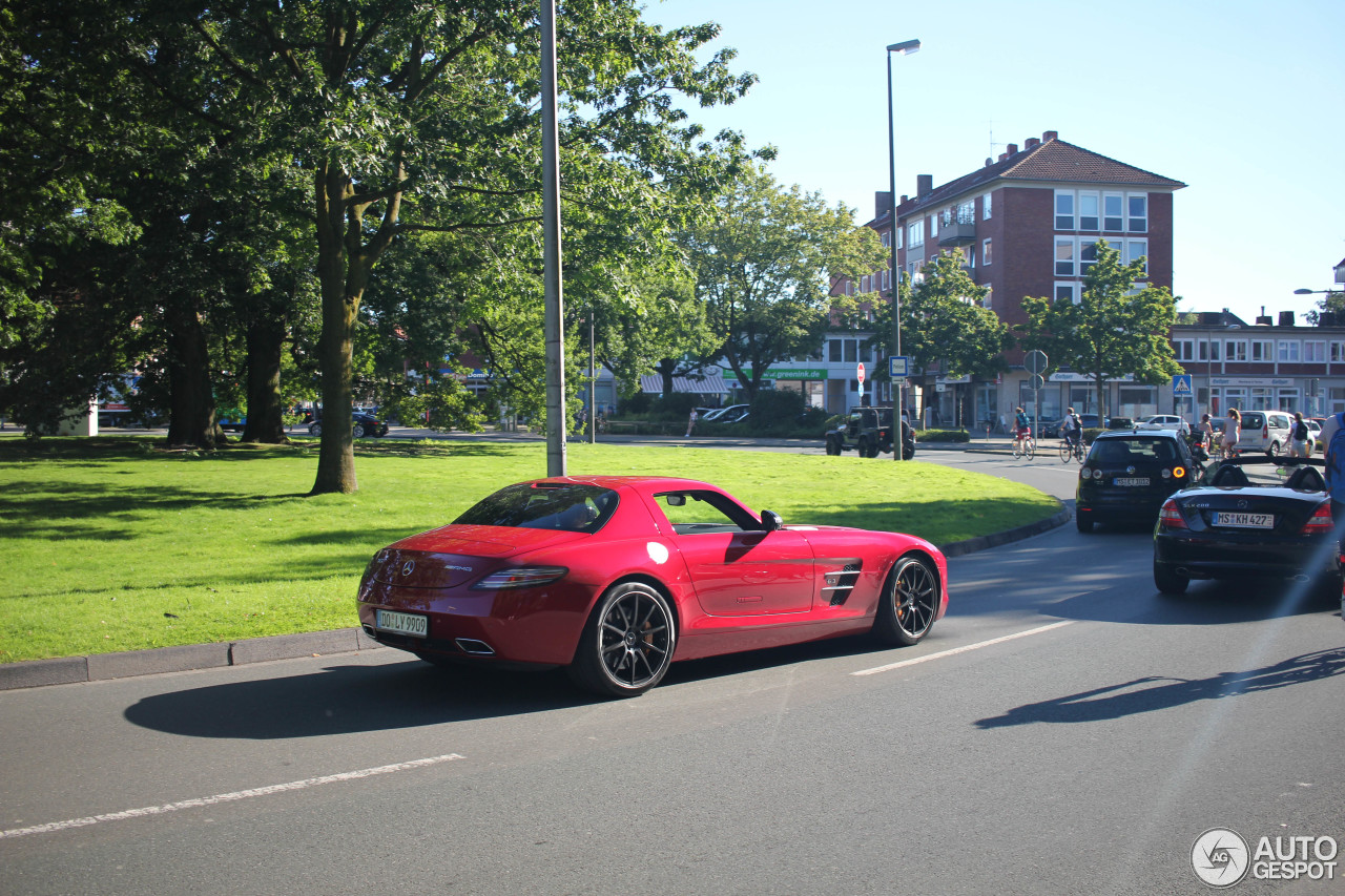 Mercedes-Benz SLS AMG