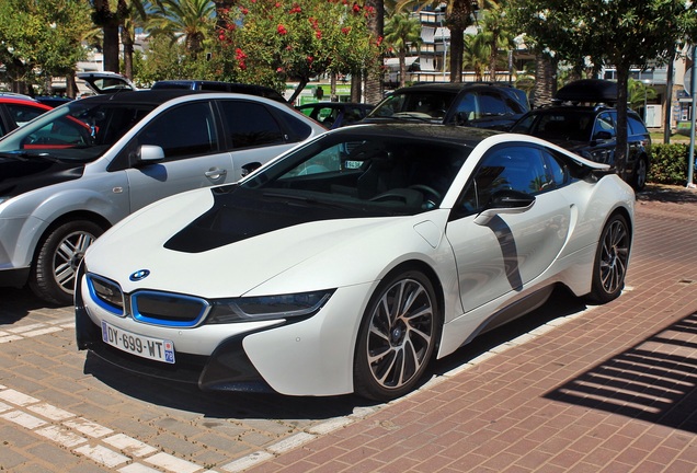 BMW i8