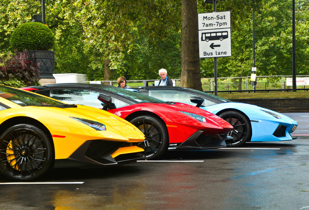 Lamborghini Aventador LP700-4 Roadster