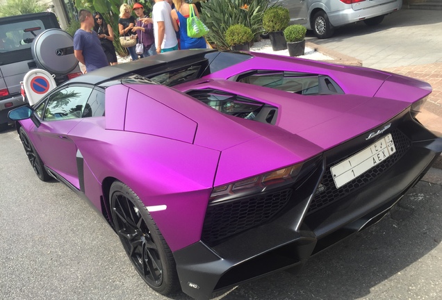 Lamborghini Aventador LP700-4 Roadster