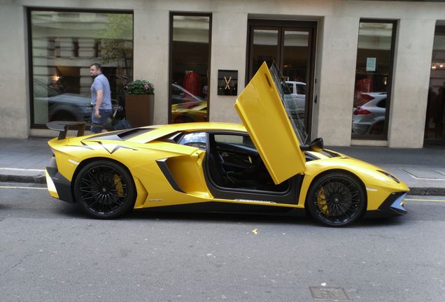 Lamborghini Aventador LP750-4 SuperVeloce