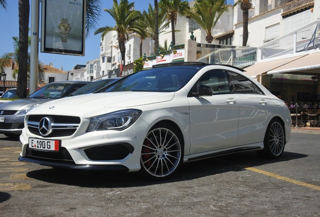 Mercedes-Benz CLA 45 AMG C117