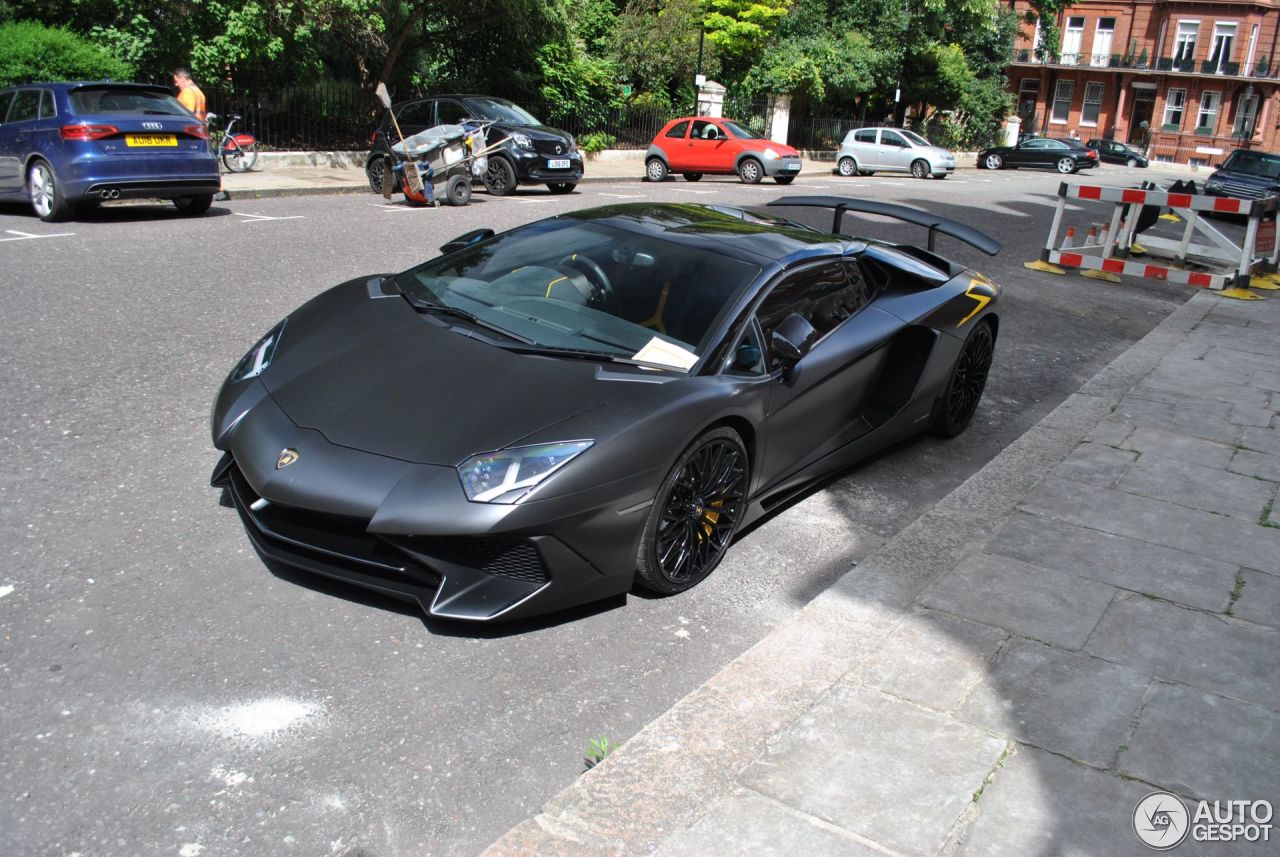 Lamborghini Aventador LP750-4 SuperVeloce Roadster