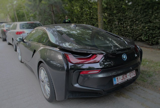 BMW i8