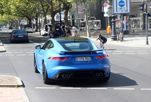 Jaguar F-TYPE SVR Coupé