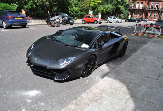 Lamborghini Aventador LP750-4 SuperVeloce Roadster