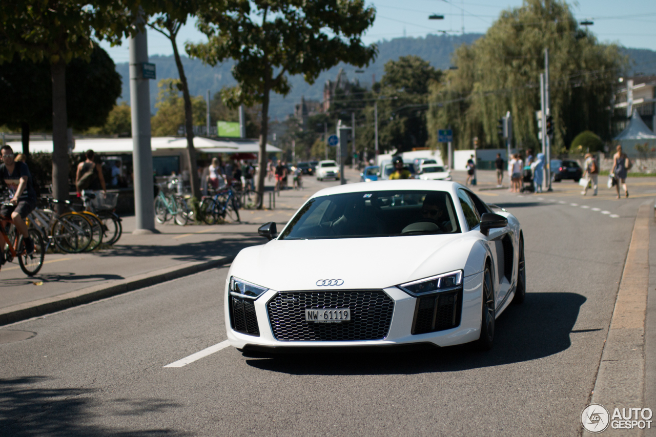 Audi R8 V10 Plus 2015