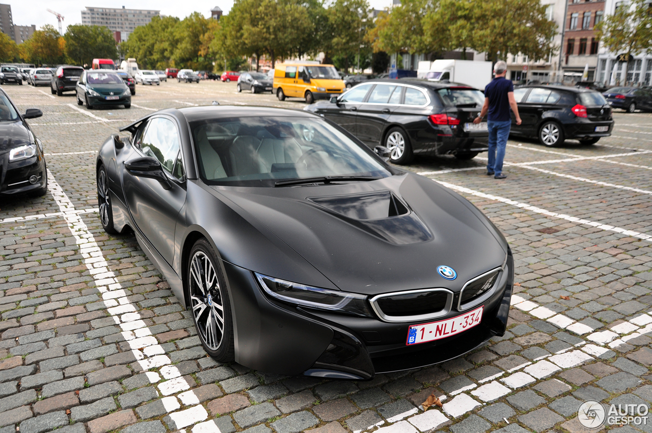 BMW i8