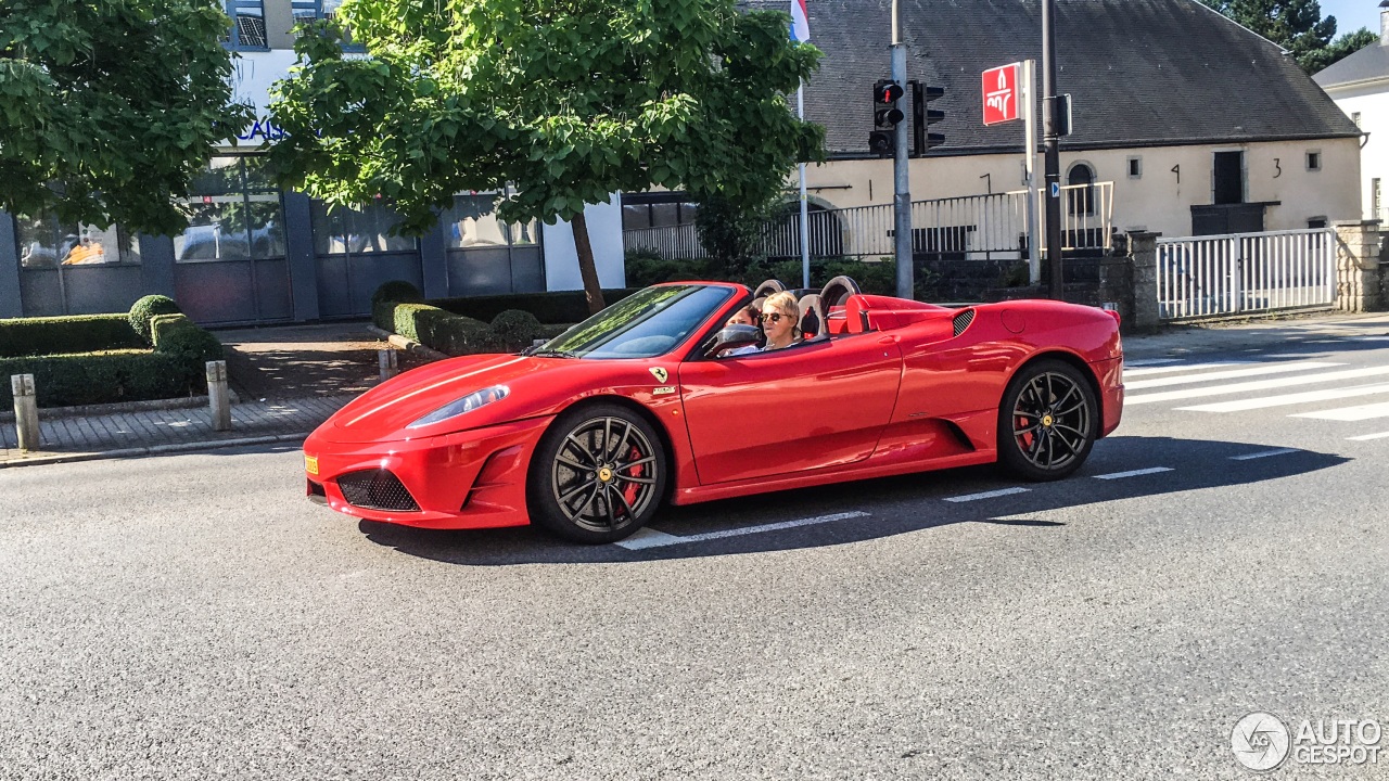 Ferrari Scuderia Spider 16M