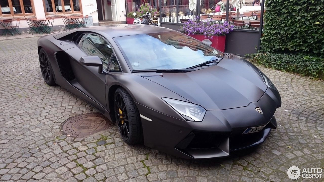 Lamborghini Aventador LP700-4