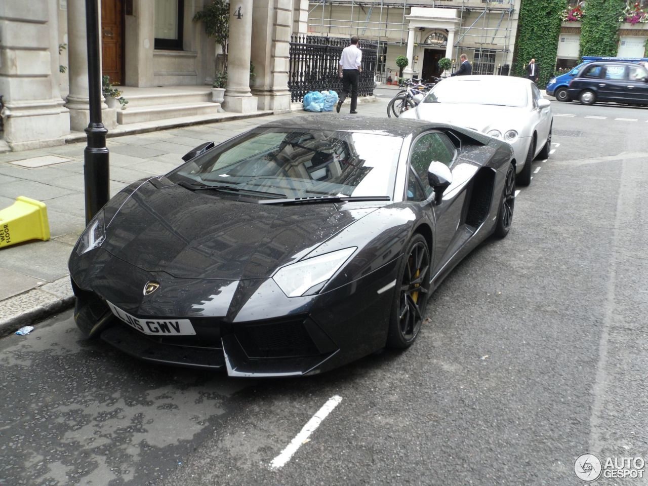 Lamborghini Aventador LP700-4