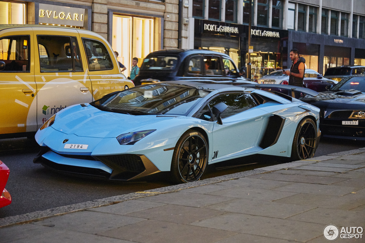 Lamborghini Aventador LP750-4 SuperVeloce Roadster