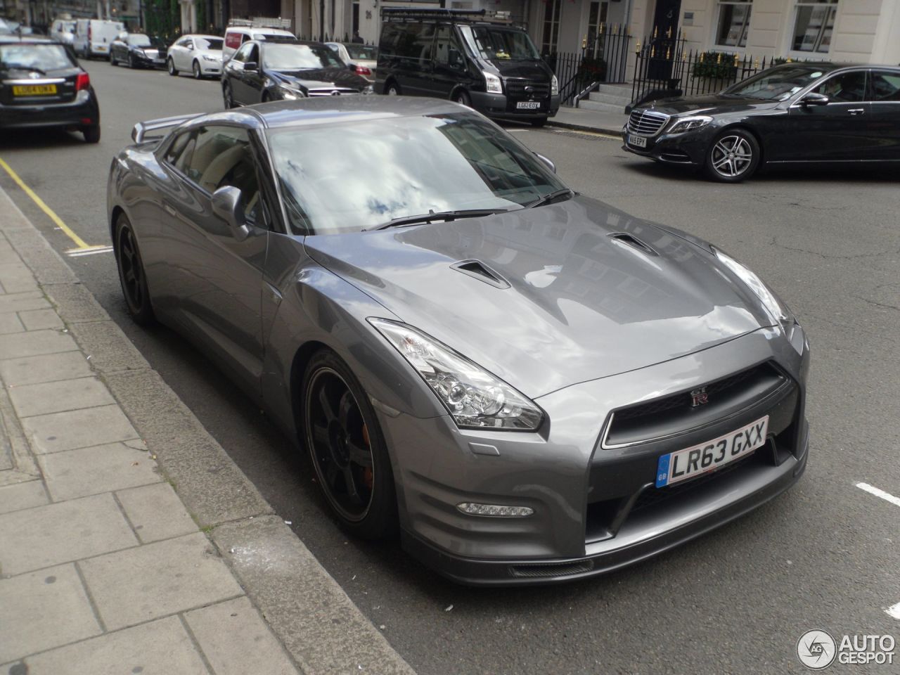 Nissan GT-R 2013