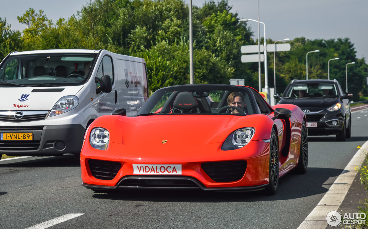 Porsche 918 Spyder Weissach Package