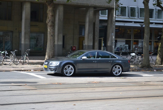 Audi S8 D4