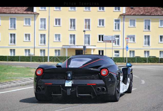 Ferrari LaFerrari Aperta