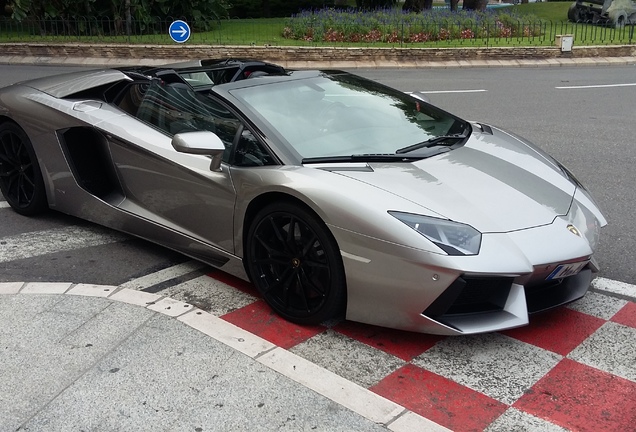 Lamborghini Aventador LP700-4 Roadster